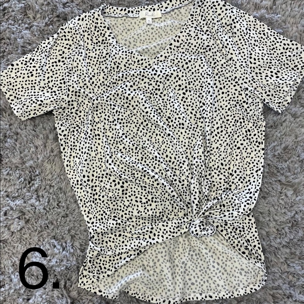 Short sleeve pebble print top